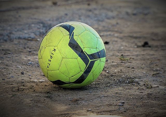 跟队记者：麦迪逊伤情严重，热刺引援重点为10号位和中后卫