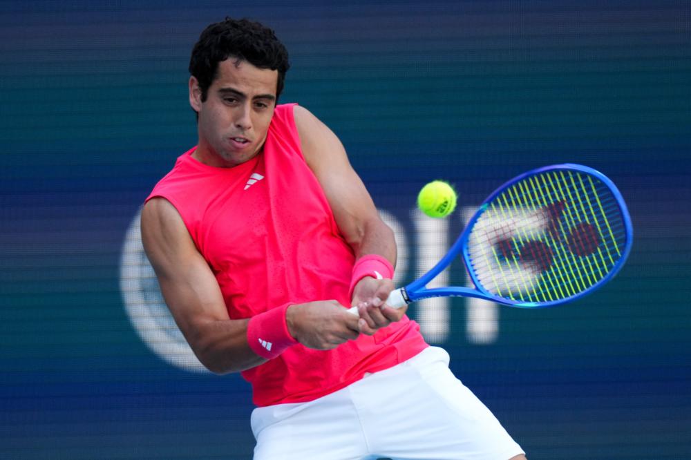 记者：弗拉霍维奇遭佛罗伦萨球迷种族歧视侮辱，导致比赛中断