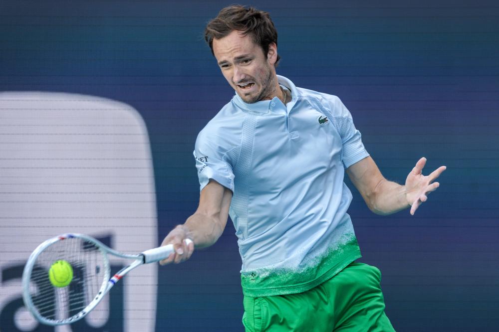 弗里克解释亚马尔被换下原因，称其欧冠停赛需轮换