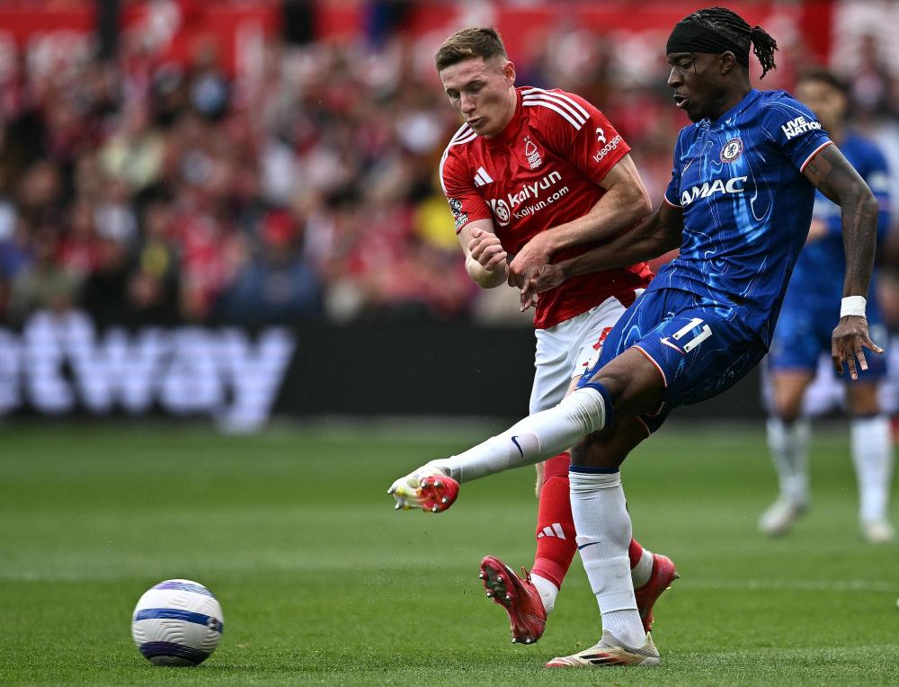 3-0！14亿豪门终结3连平紧追领头羊 神锋两记世界波15轮狂轰16球