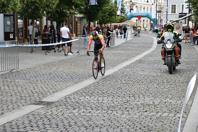 足球的实际 足球的实际